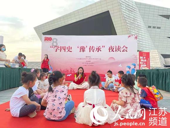 南通支云新援努艾力晒甜蜜照,女友是歌手&国际潜水教练